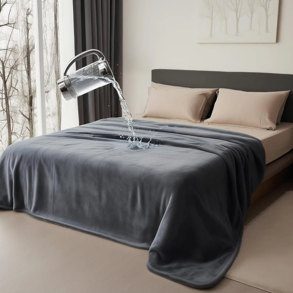 Waterproof Reversible Throw Blanket — 100 × 150cm